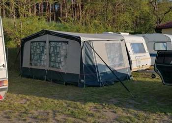 Przyczepa kempingowa Knauss Sudewind 490 4-5 osób z miejscem nad Jeziorem