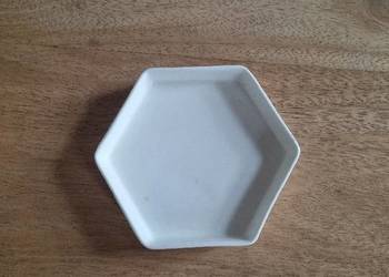 Biała ceramiczna podstawka na świecę
