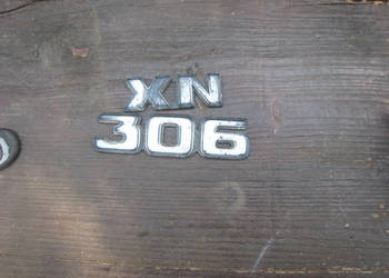 Emblemat klapy tylnej tył Peugeot 306 xn