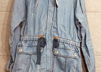 Dziewczęca długa kurtka jeansowa z kapturem Reserved rozmiar 140