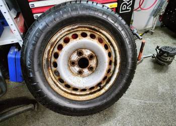 VW T5 koło zapasowe zapas blacha mocująca