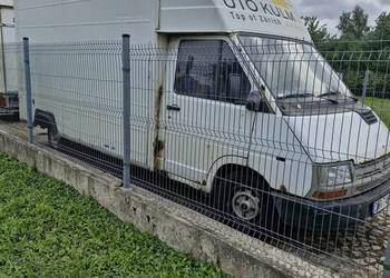 Renault Trafic kontener aluminiowy zabudowa 2.2 benzyna gaz OC do 04.27