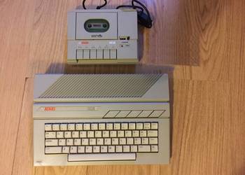 Atari 130xe plus magnetofon i pudełka