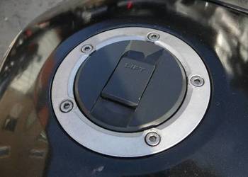 Wlew paliwa Suzuki GSR 600