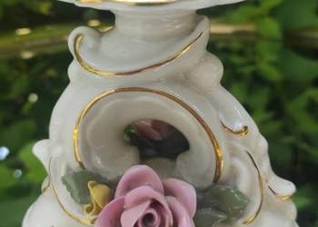 Drezdeński dekoracyjny świecznik porcelanowy
pełnoplastyczne róże