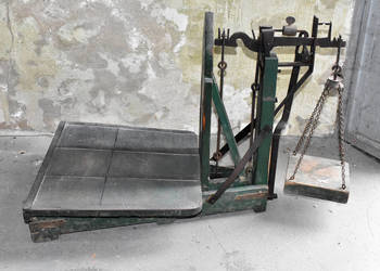Zabytkowa waga z 1880 r.