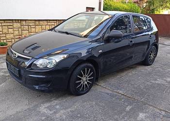 Hyundai i30 1,4i 109KM 216tys.km 2010r Czarny Klima Alufelgi