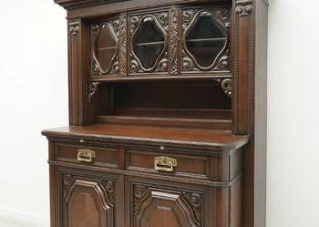 Secesyjny dębowy kredens z końca XIX w. Po renowacji.