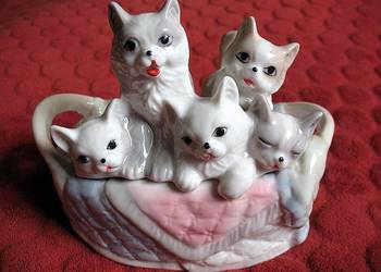 Kot - rodzina cudownych kotów - porcelana - 14 x 16 x 10 cm