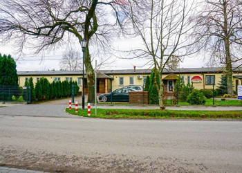 Hotel pracowniczy i sklep, Guzów, gm. Wiskitki.