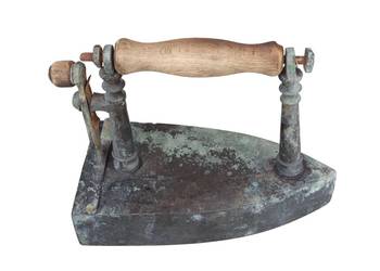 Stare żelazko z duszą z XVIII/XIX wieku z drewnianą rączką zabytek antyk