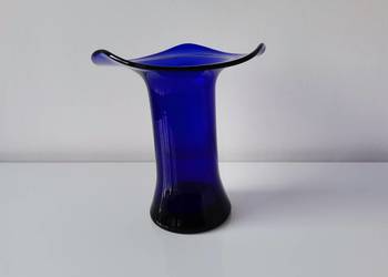 Stary niebieski wazon szkło kobaltowe design PRL