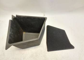 TESLA MODEL Y 2022r SCHOWEK WYKOŃCZENIE BAGAŹNIKA PRAWY TYŁ 1558747-00-A