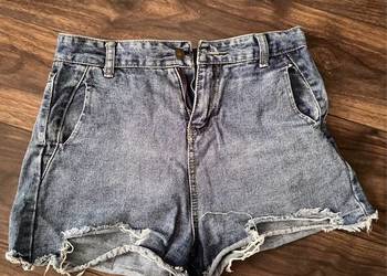 Jeansowe krótkie spodenki, szorty