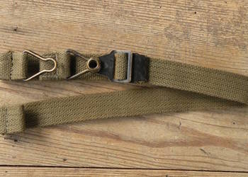 Podbródek do hełmu stalowego BW m1960 Podbródek do hełmu stalowego BW m1960