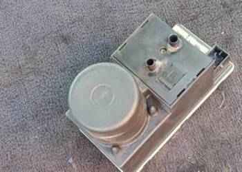 Pompka Centralnego Zamka 8L0 862 257 A Audi A4 B5 (a-24)