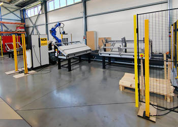 Robot do zbijania stelaży    NC-R ADVANCED ROBOTICS