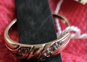 Złoty pierścionek z brylancikami. Cudo. Nowy