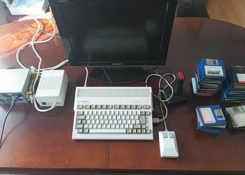 AMIGA 600 + TV 20"