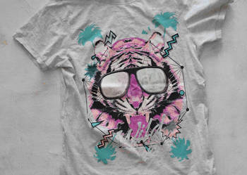 szara koszulka z printem S M