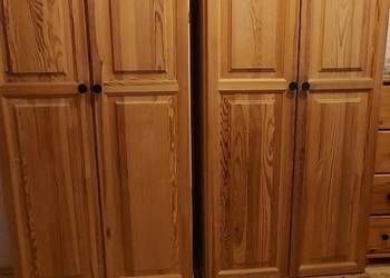 komplet drewnianych mebli