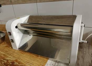 Wałkownica elektryczna do ciasta