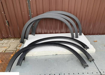 Suzuki Vitara II listwa błotnik lewa lub prawa tył