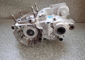 DWA KARTERY PRAWY LEWY BLOK SILNIKA YAMAHA YZ 250 4DA 88-93R 2T