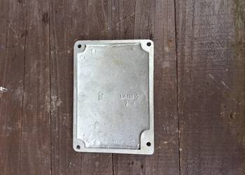 Junak m10 pokrywa prądnicy.