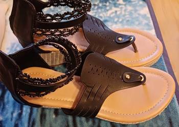 Buty damskie na koturnie