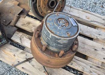 sztuk piast/zwolnic z hamulcami marki Brevini. Model: Z14B8355AA1 Output: