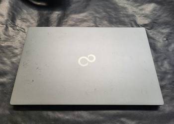 Fujitsu Lifebook U7512 i7-1255U / 16 GB RAM / SSD 512 GB / 15,6″ FHD