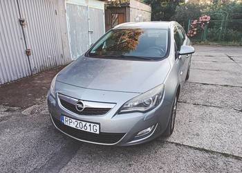 Opel Astra Sports Tourer J
