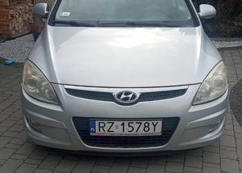 Sprzedam zadbane i w pełni sprawne technicznie auto.