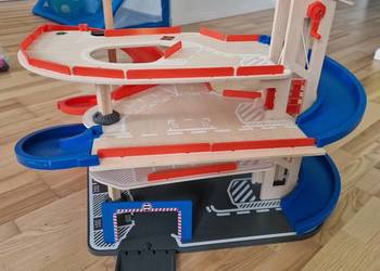 Parking drewniany duży 4 piętra z windą