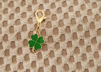 charms zawieszka do bransoletki koniczynka zielona