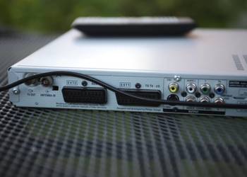 NIESPRAWNY Philips DVDR 2570H / 58