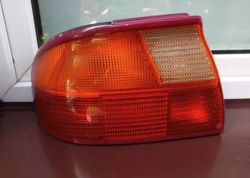 Ford Mondeo MK1 sedan lampa tył tylna lewa wkład oprawka