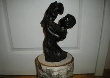 Figurka Afrykańska para w uśćisku wys. 28 cm
