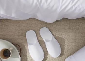 Juvale Jednorazowe kapcie (zestaw 24 pary)