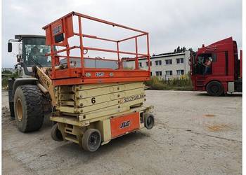 Podest ruchomy - samojezdny nożycowy OSHKOSH