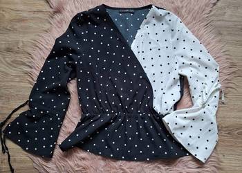 Śliczna czarno-biała bluzka z długim rękawem w groszki 36