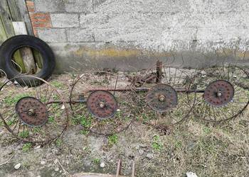 Przetrząsarka do siana zawieszana cztero gwiazdowa pająk