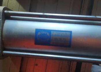 POLSKIE Siłowniki pneumatyczne nowe polskie