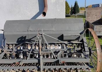 SIEWNIK  KONNY DO CIĄGNIKA