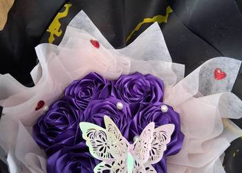 Bukiet róż ze wstążki