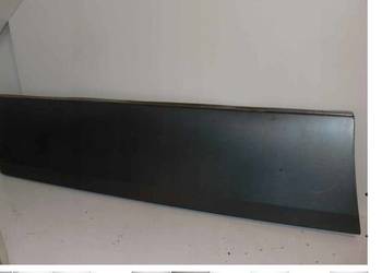 LISTWA DRZWI LEWY PRZÓD MERCEDES W124 1246901540L  LISTWA CH