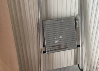 Drabina aluminiowa 4 stopniowa solidna