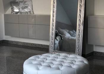okrągła pikowana pufa Glamour