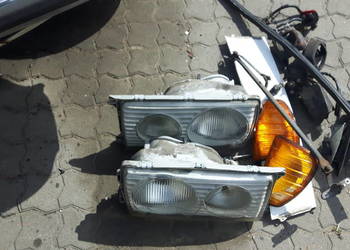 Reflektor lampa przednia Mercedes w123. L R